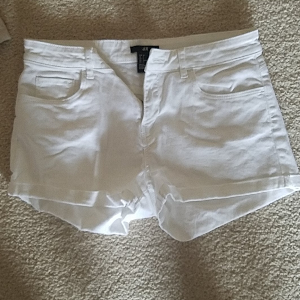 H&M white shorts